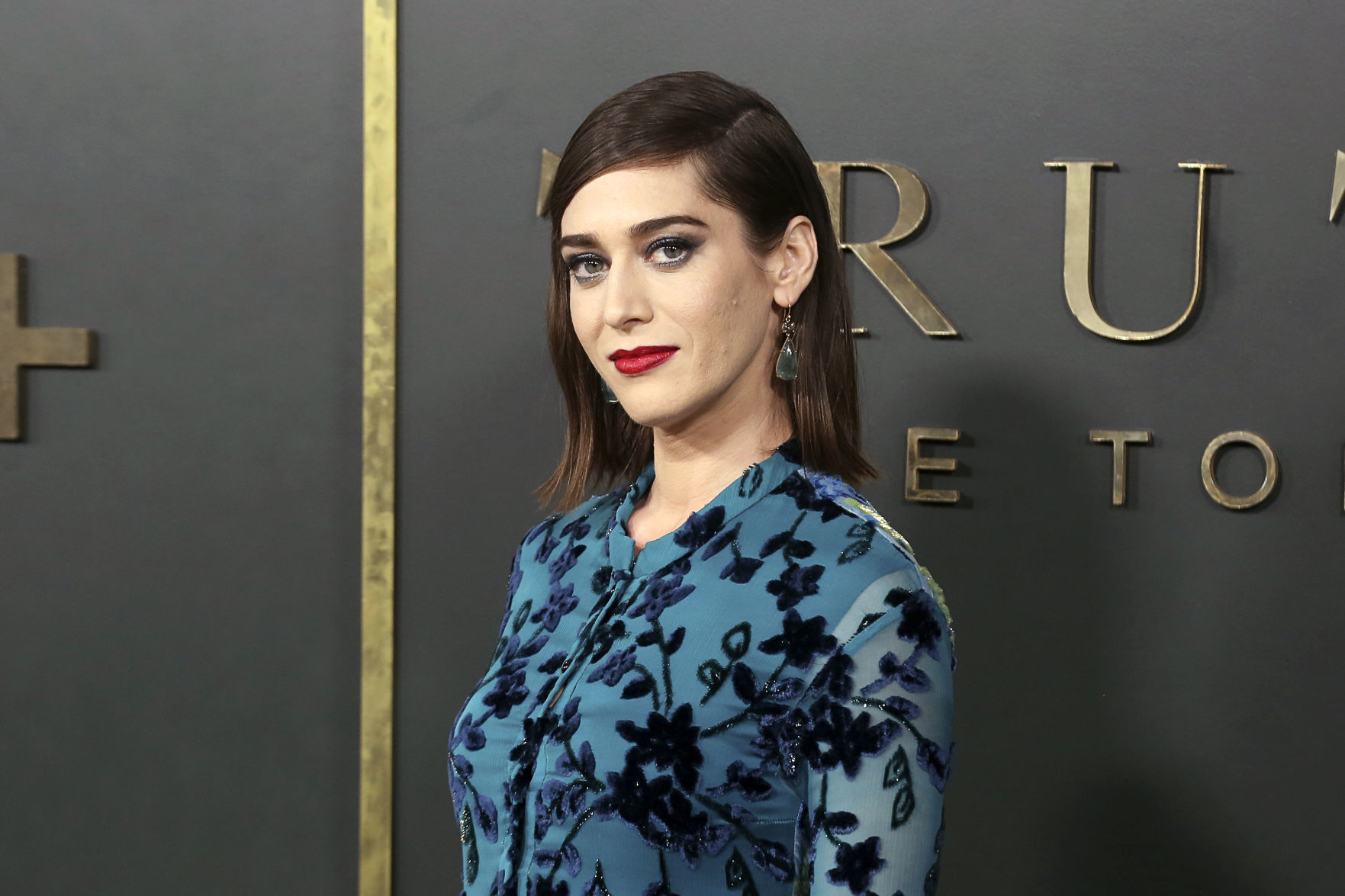 Lizzy Caplan